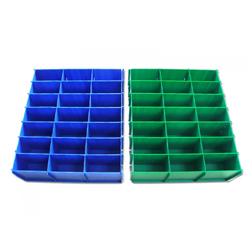 In che modo una scheda a coltello a piastra vuota offre prestazioni pratiche?